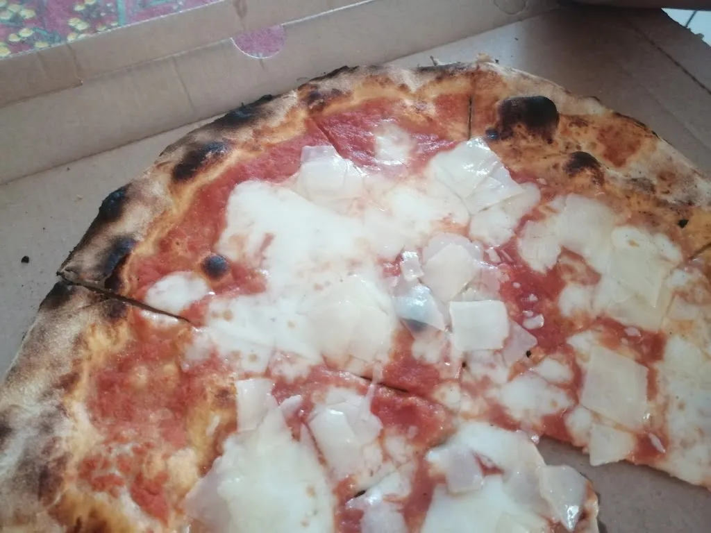 Rosa Senzaspine_PIZZA MOMO_Vallecrosia_review