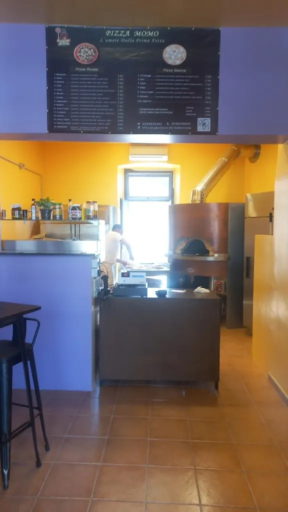 PIZZA MOMO restaurant in Vallecrosia