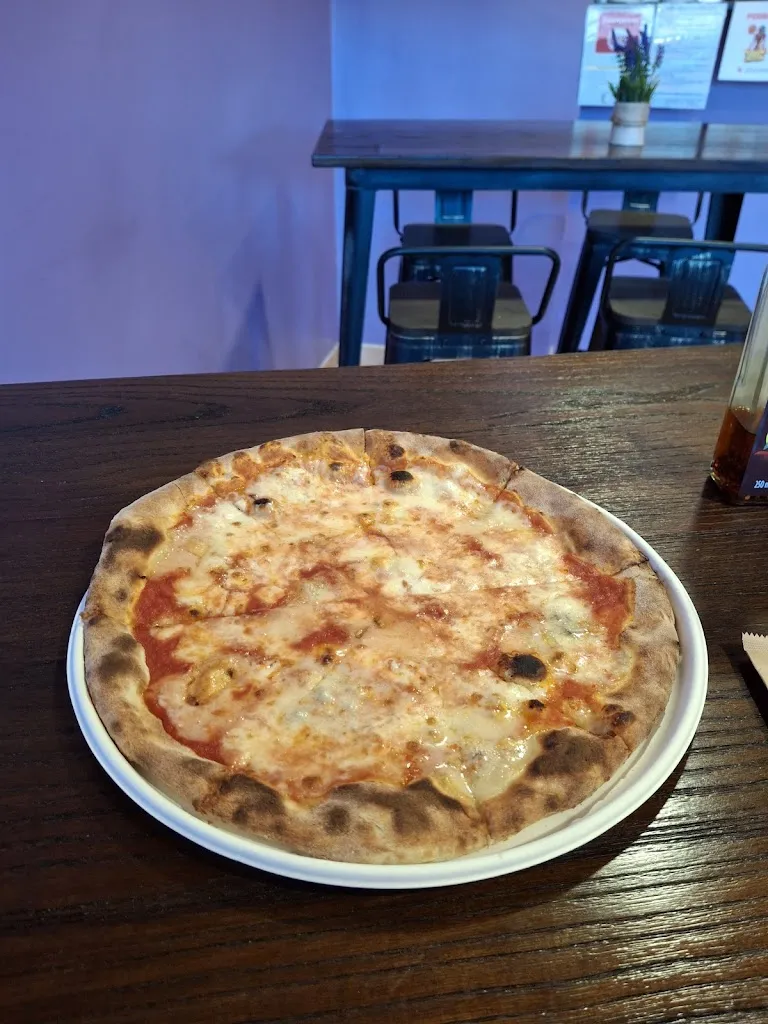 PIZZA MOMO_Vallecrosia_slider_image_3