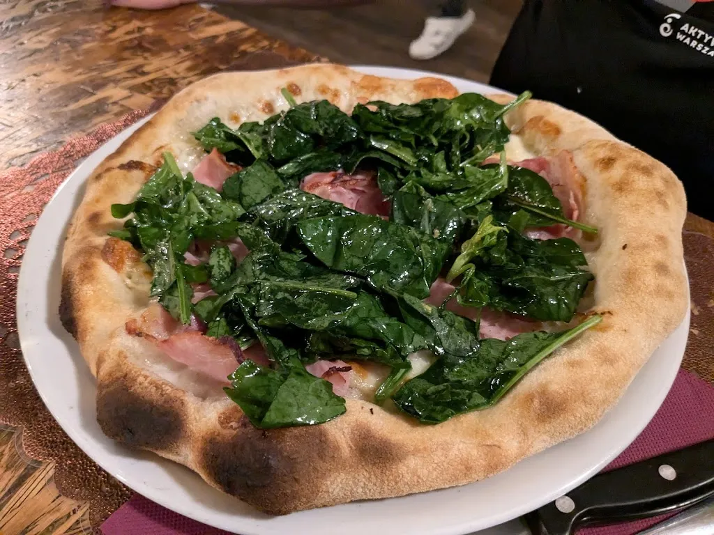 Anna Golas_GNOM Pizza & grill_Vessalico_review