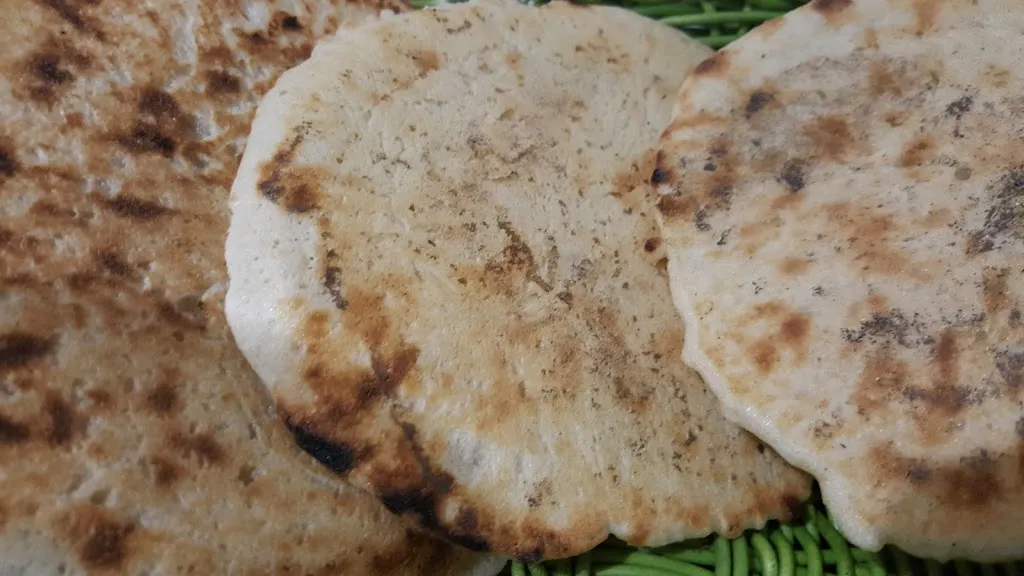 Pikkar Pikkar_Panigacceria il testo bianco_Vezzano Ligure_review