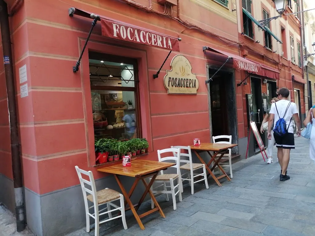 Focacceria Henry - La Vesuviana_Varazze_slider_image_3