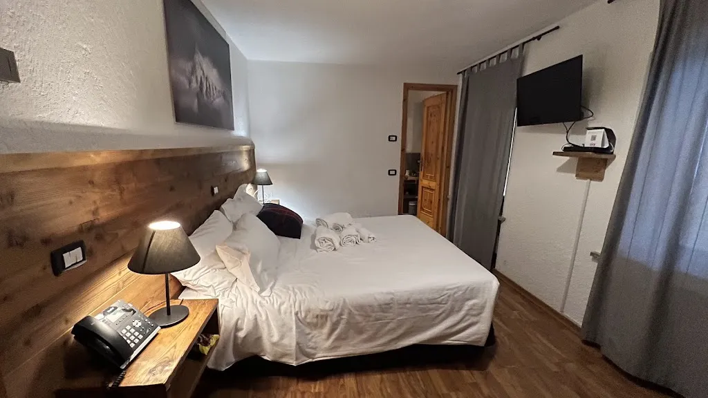 Team Horse_Hotel Coeur Du Village_La Thuile_review