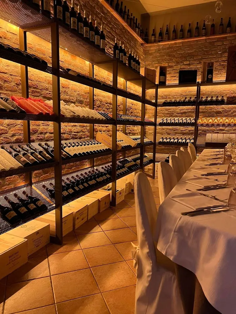 Antica Osteria del Cerreto - Ristorante Abbadia Cerreto restaurant in Abbadia Cerreto