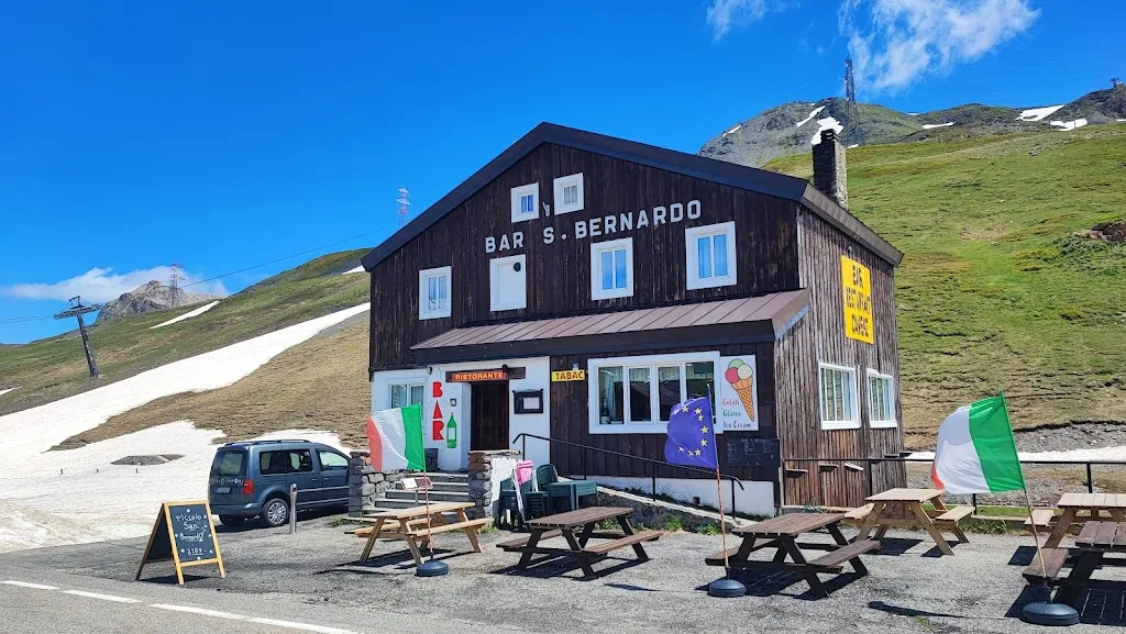 Rifugio Ristorante S. Bernardo_La Thuile_slider_image_3