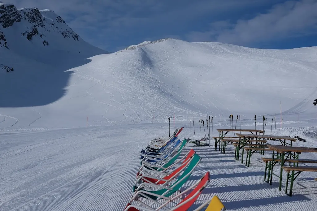 David Rivett_Offshore Bar_La Thuile_review