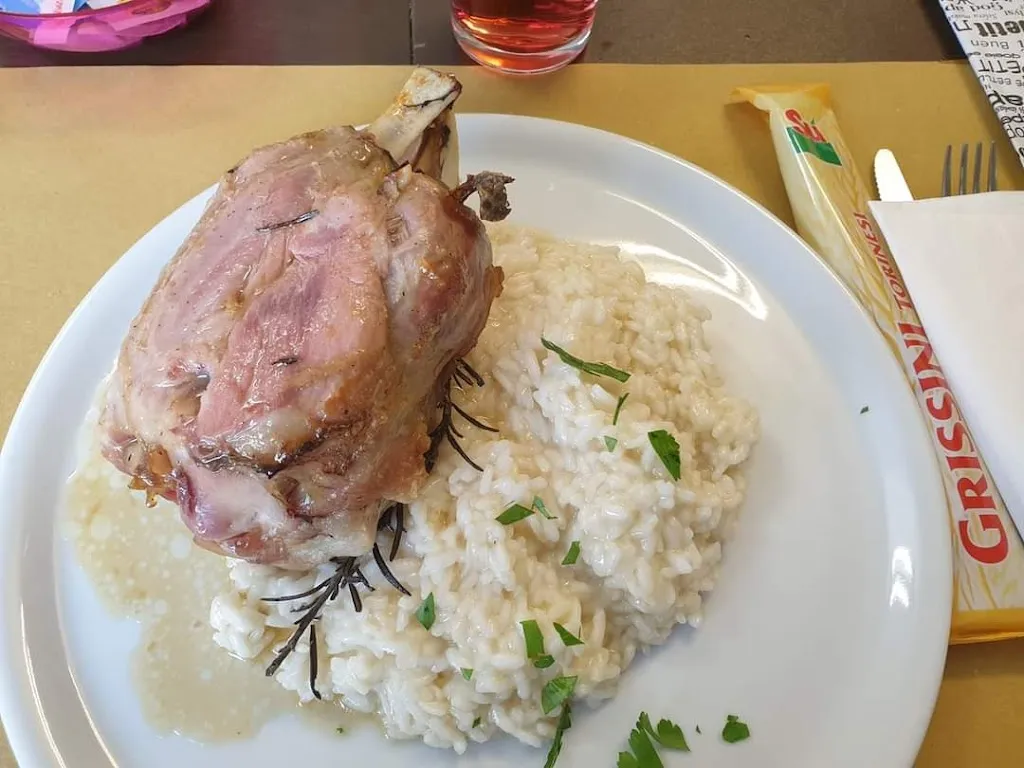 Nuova Contrada Brunelli restaurant in Acquanegra Cremonese