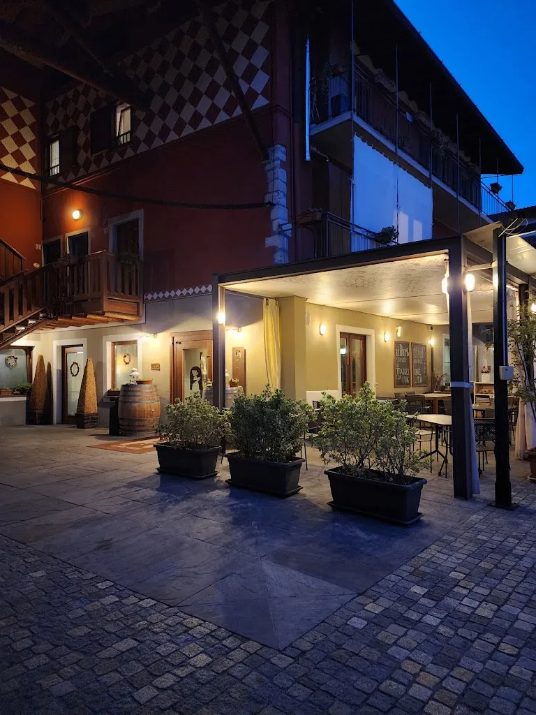 Nina Knoche_Ai Burattini Di Bellini Gianmarco_Adrara San Martino_review