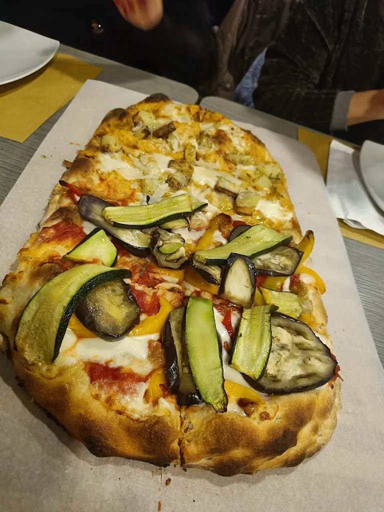 Hannelore Elena Liciu_Pizzeria Camping Spiaggia_Abbadia Lariana_review