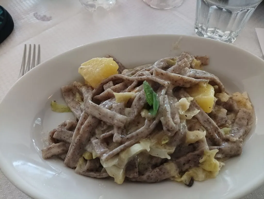 Rifugio SEL Rocca Locatelli_Abbadia Lariana_slider_image_2