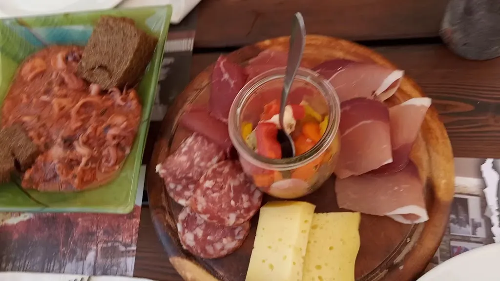 Parete Ovest ristobar_Abbadia Lariana_slider_image_2