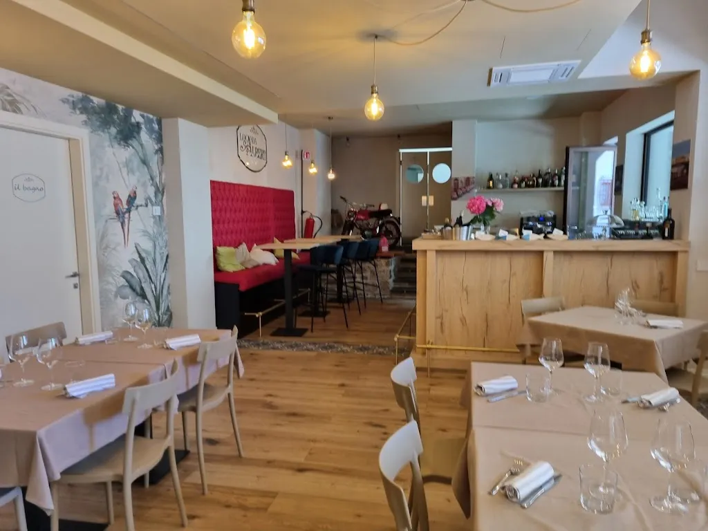 Locanda Alberti Ristorante & Rooms restaurant in Abbadia Lariana