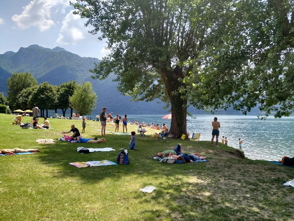 Parco di Chiesa Rotta restaurant in Abbadia Lariana