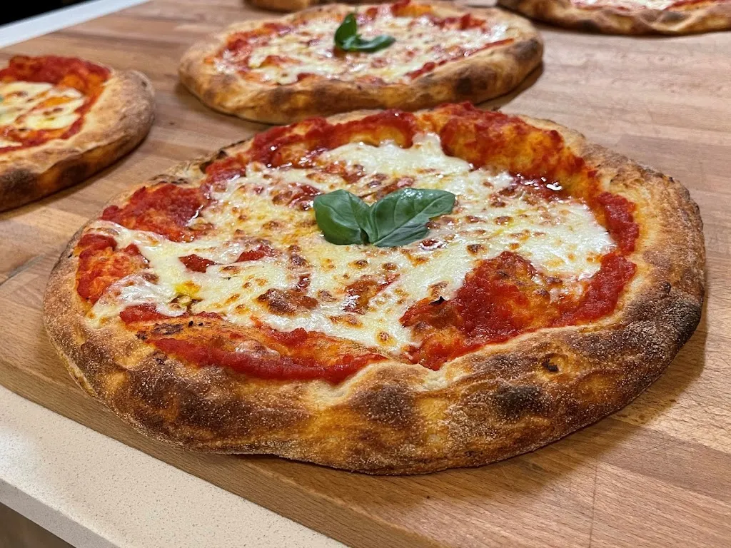 Home pizza lab restaurant in Abbadia Lariana