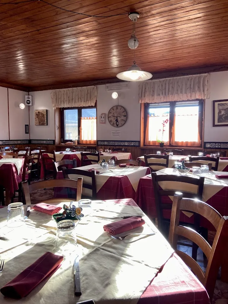 Locanda Rita da Vito Ristorante Pizzeria Affittacamere_Pontey_slider_image_2