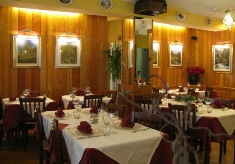 Hotel Bucaneve restaurant in Prè Saint Didier