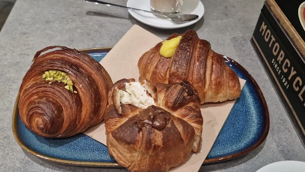 Dea Bakery Bistrot_Abbiategrasso_slider_image_2