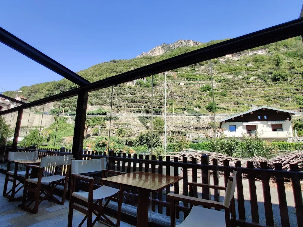 Michael Gaultois_Hotel Crabun_Pont-Saint-Martin_review