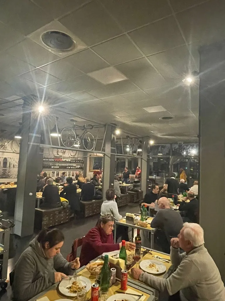 Ciclofficina & Caffè restaurant in Abbiategrasso