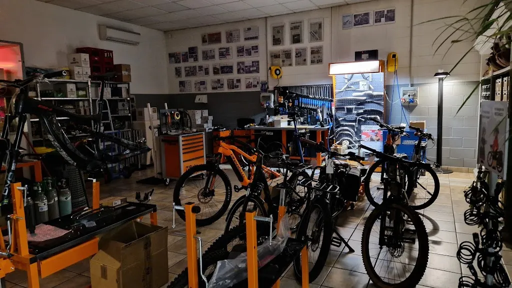 Ciclofficina & Caffè_Abbiategrasso_slider_image_3