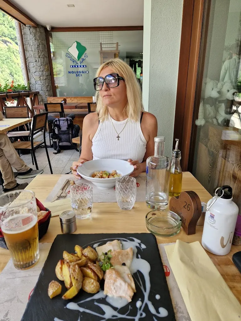 Enny Mazzola_CHÄISSCHERI_Alagna_review