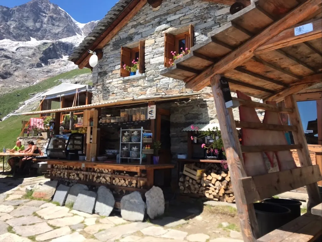 Silvia_Rifugio Barba Ferrero_Alagna_review