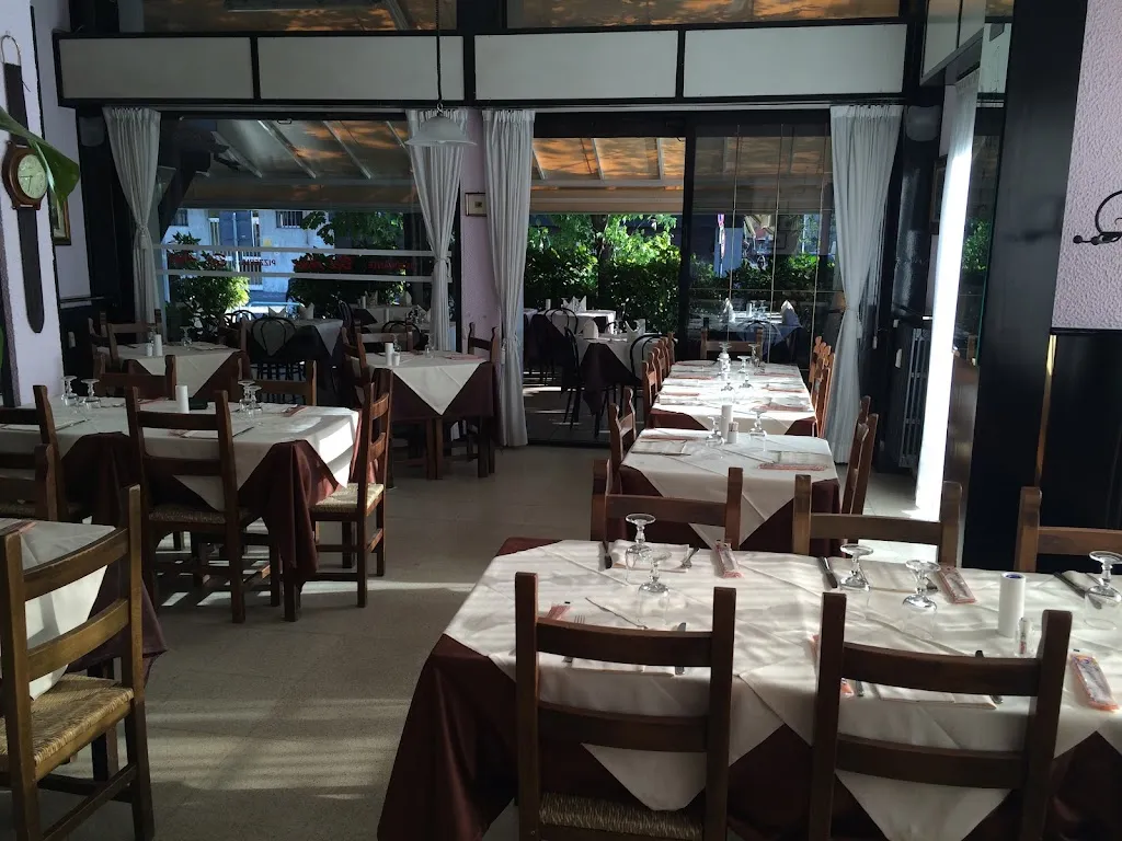 Ristorante Pizzeria Bel Ami' Di Fu Qiuhua restaurant in Albano Sant'Alessandro