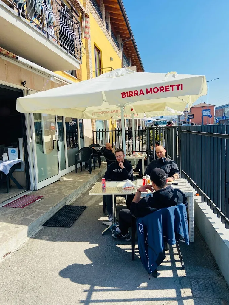 PIZZERIA MEGA FAST FOOD restaurant in Albano Sant'Alessandro