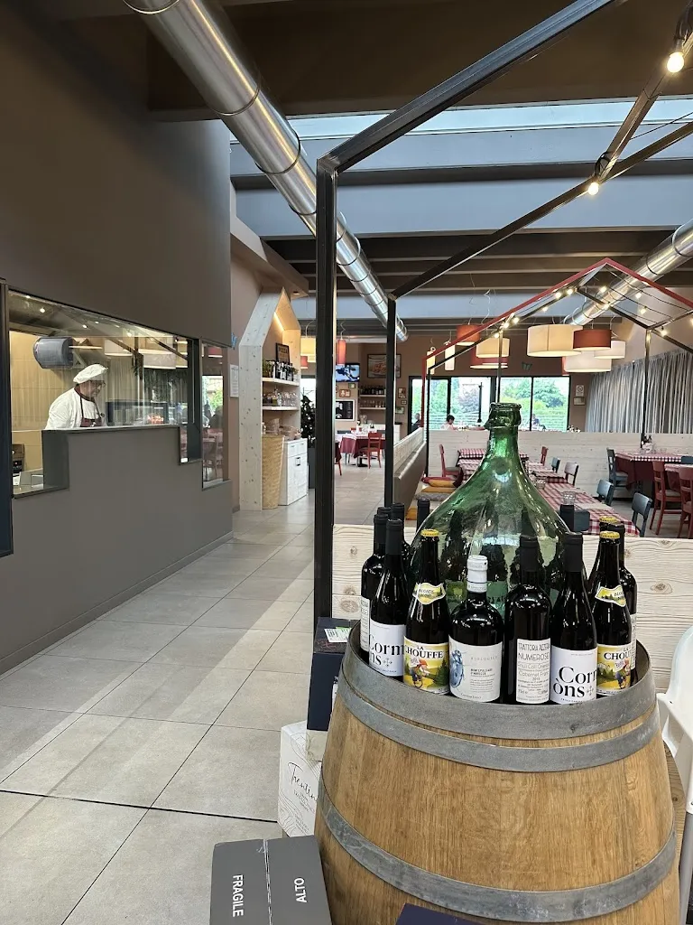 Trattoria Pizzeria Griglieria Numero7 restaurant in Albese Con Cassano