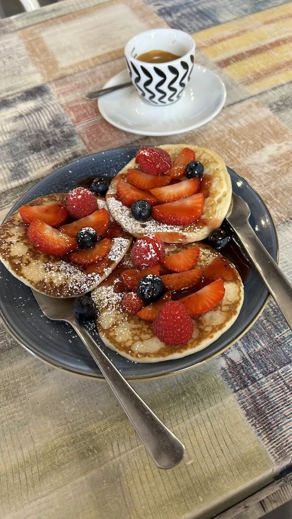 Zilan Tasdemir_A Casa di Lori_Albese Con Cassano_review