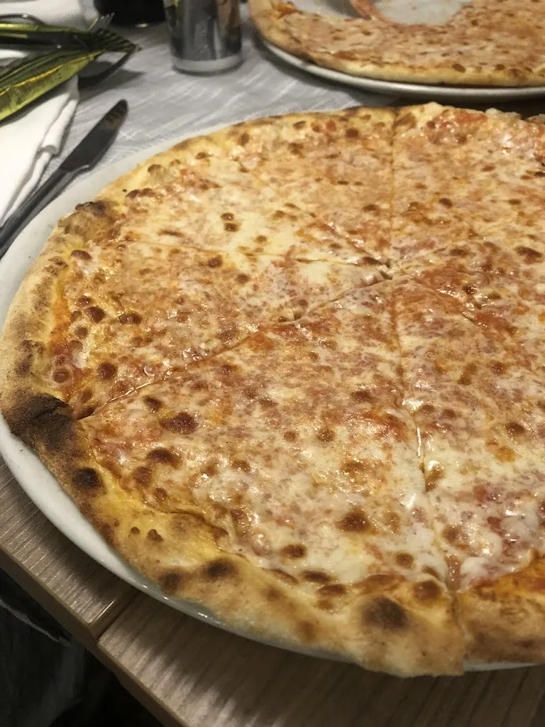 Layan almogren_Ristorante Elvis Di Tavernerio_Albese Con Cassano_review