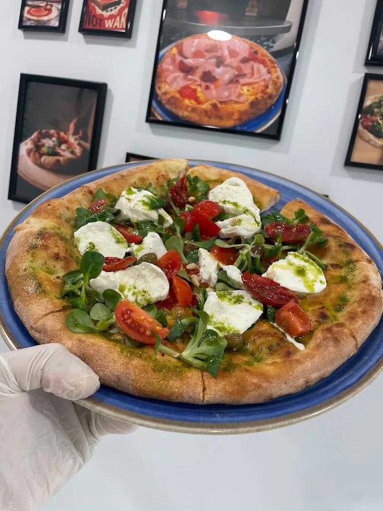 Pizzeria D’asporto •DA PEPPE•_Albese Con Cassano_slider_image_3