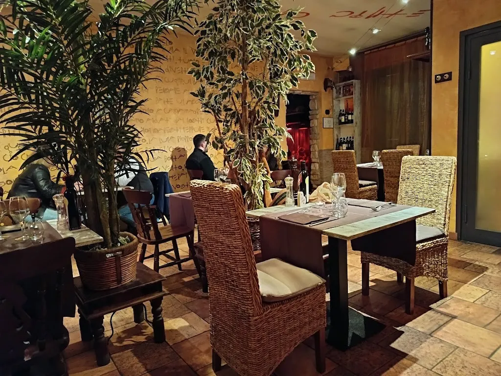 Etnic Restaurant_Albiolo_slider_image_1