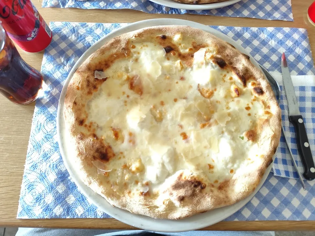 APUTIA PIZZERIA BISTROT_Albavilla_slider_image_3