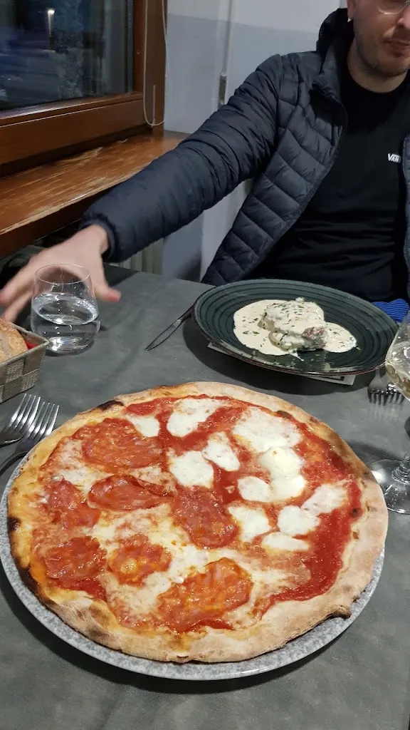 Inbar Alperin_Ristorante Pizzeria I Gladiatori_Albavilla_review