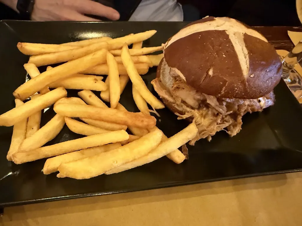 Andrea Negri_PUBLIC HOUSE_Albuzzano_review