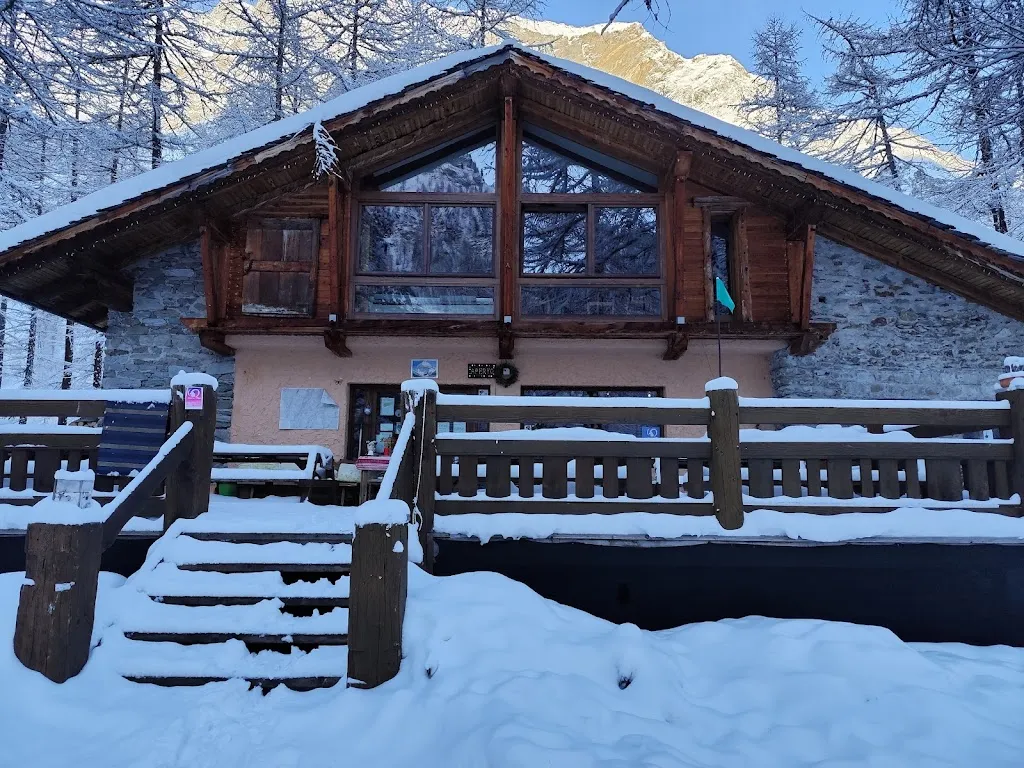 Luisa Napolitano_Le Chalet de Pellaud - Rêve sur le lac _Rhemes-Notre-Dame_review