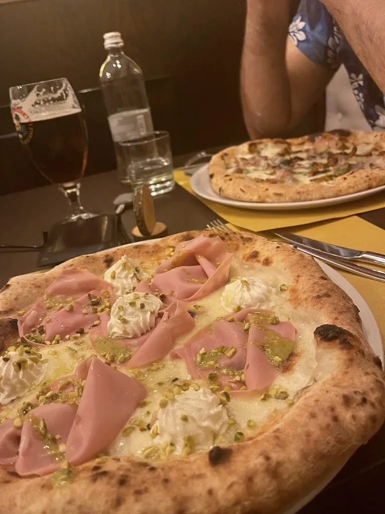 sandra_Millstreet Pizzeria Napoletana Gourmet_Albosaggia_review