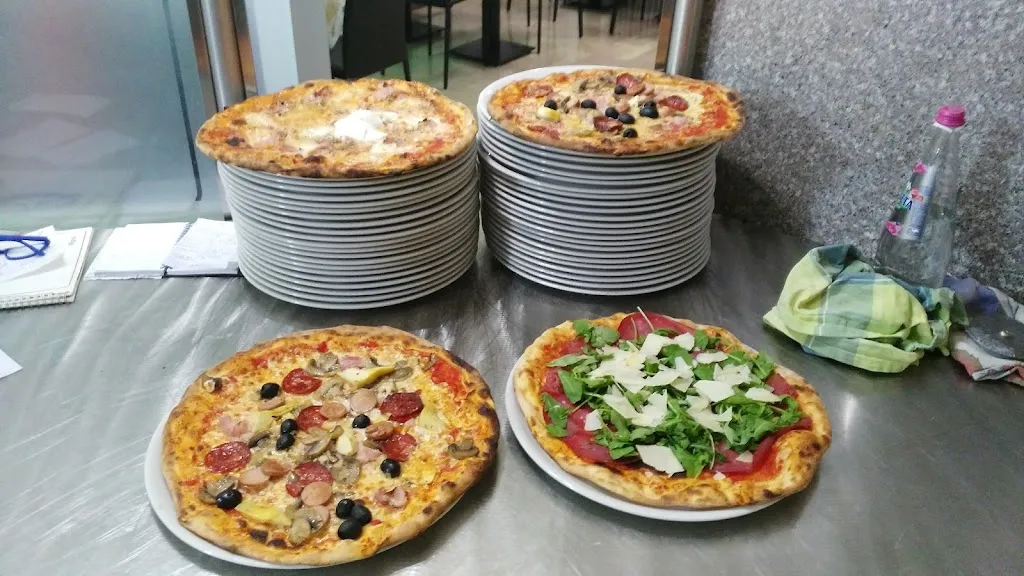 Pizzeria Del Viale_Almè_slider_image_2