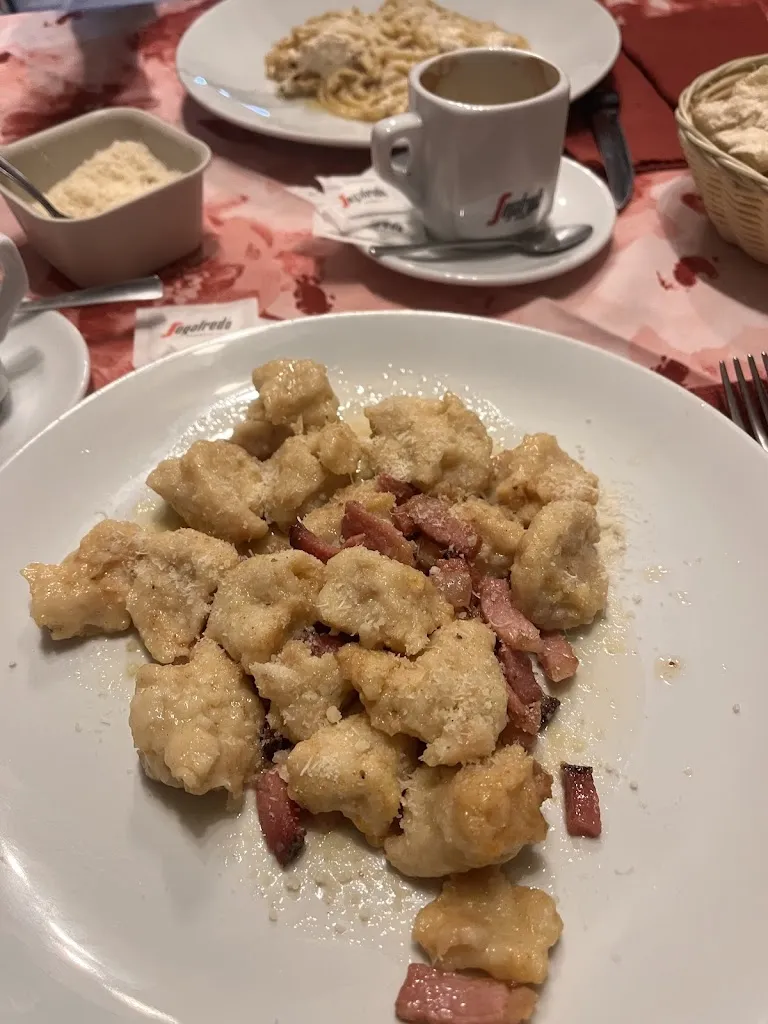 Elifcan Albrecht_La Cuna Del Lac_Angolo Terme_review