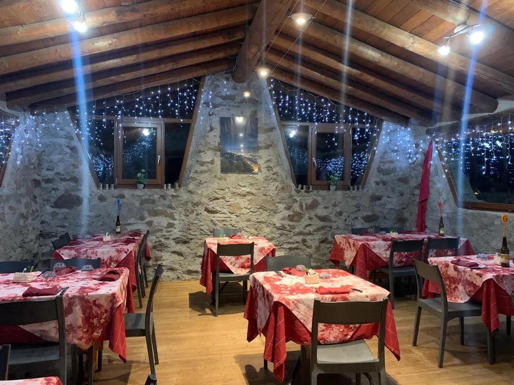 La Cuna Del Lac restaurant in Angolo Terme