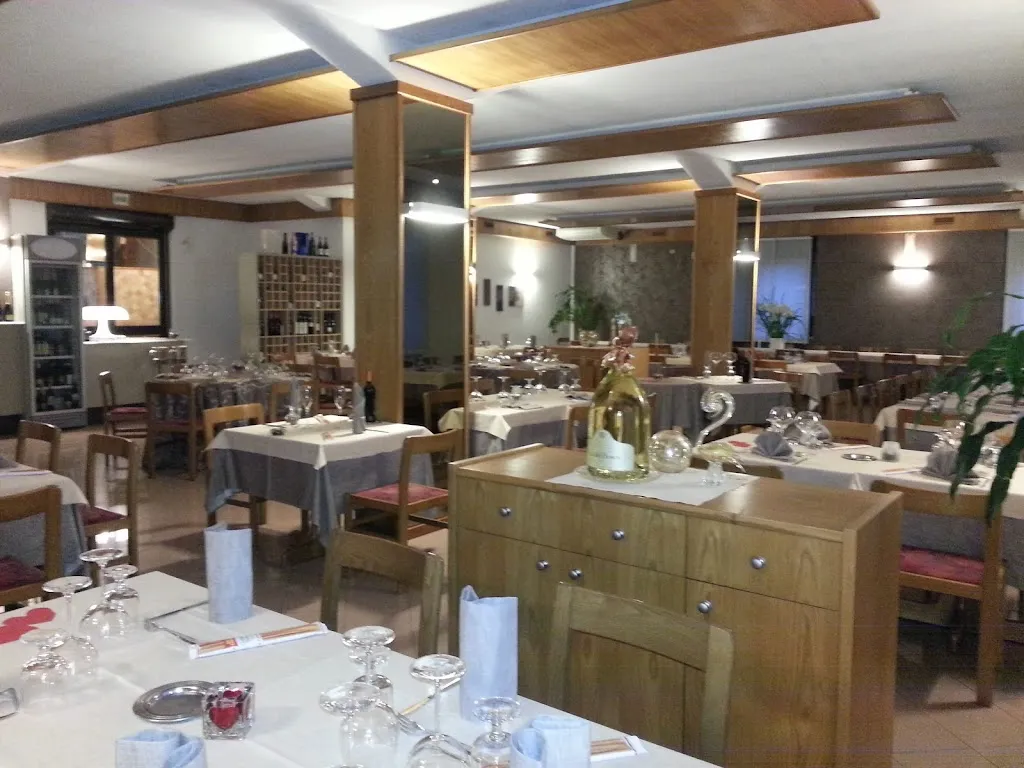Hotel PIzzeria Dovina restaurant in Angolo Terme
