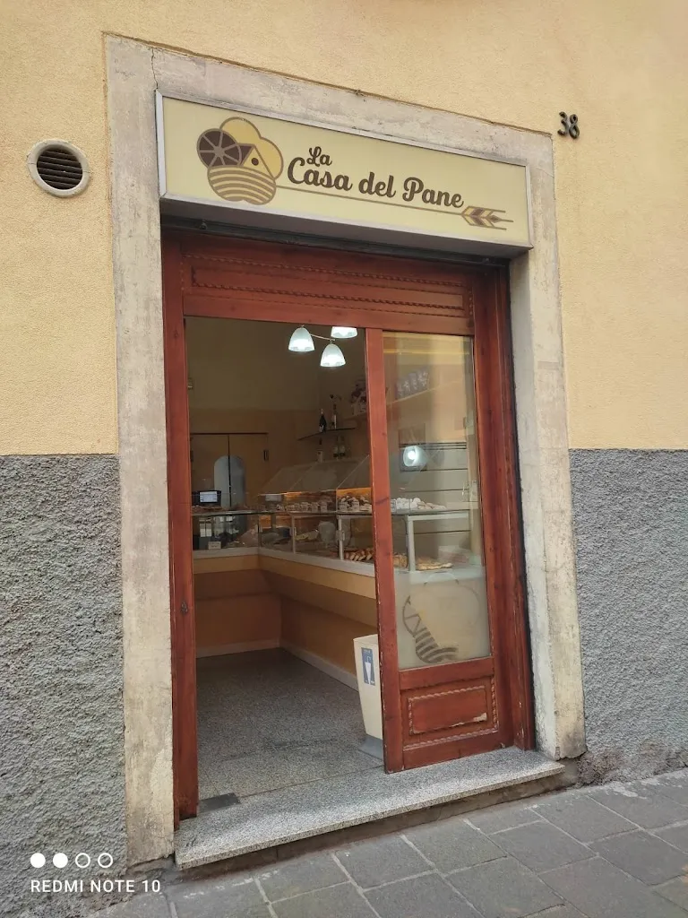 Panificio Casa del Pane restaurant in Alzano Lombardo