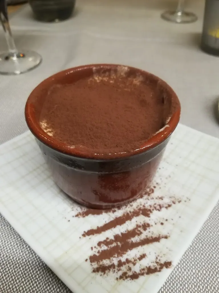 Oana Plo_Restaurant Atmosphere_Saint-Vincent_review