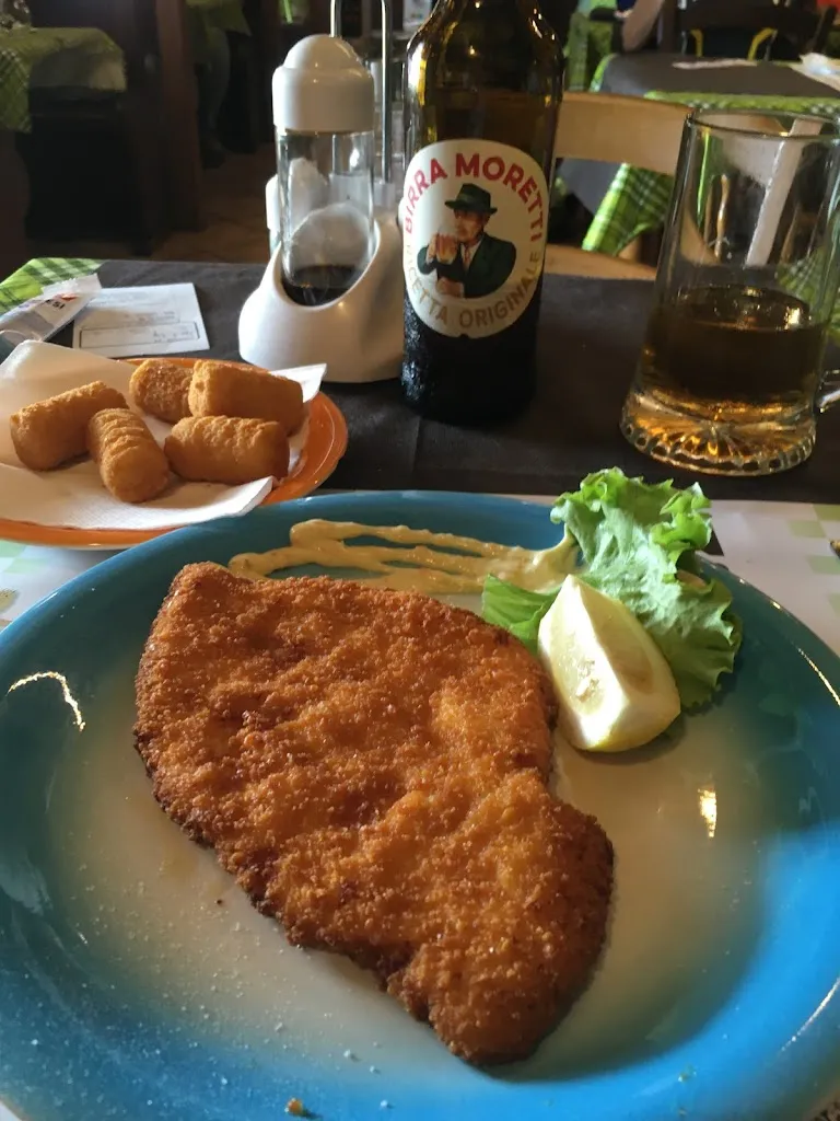 Dam Car_Half Crown Pub_Antegnate_review