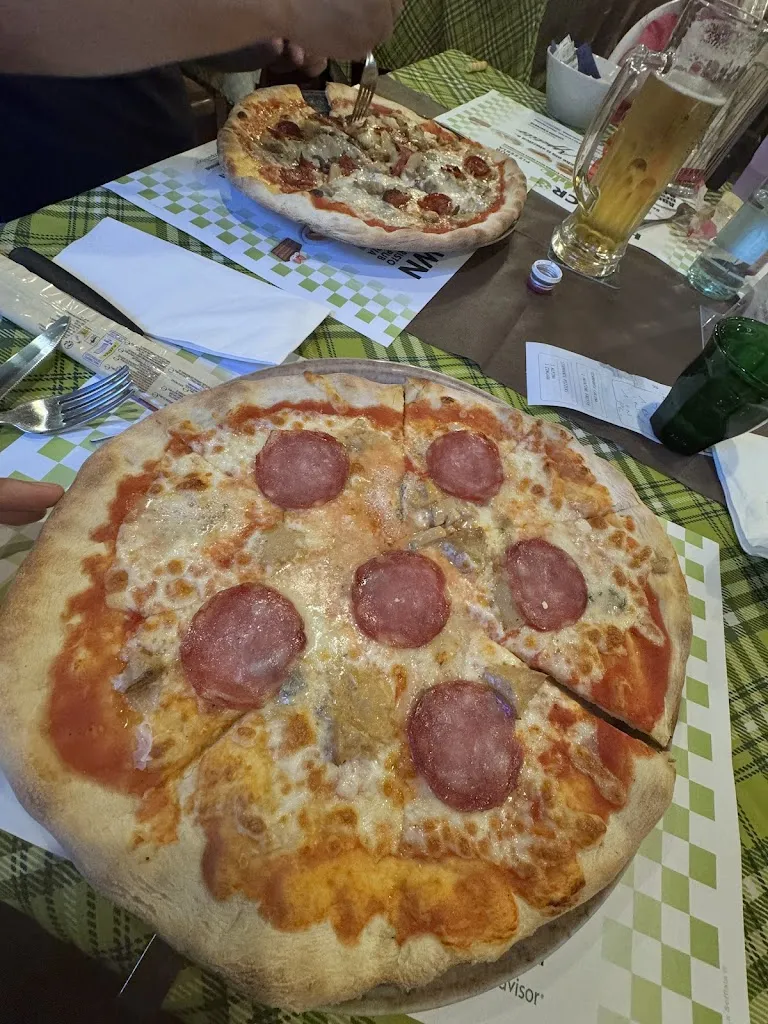 Elena Ghinda_Half Crown Pub_Antegnate_review