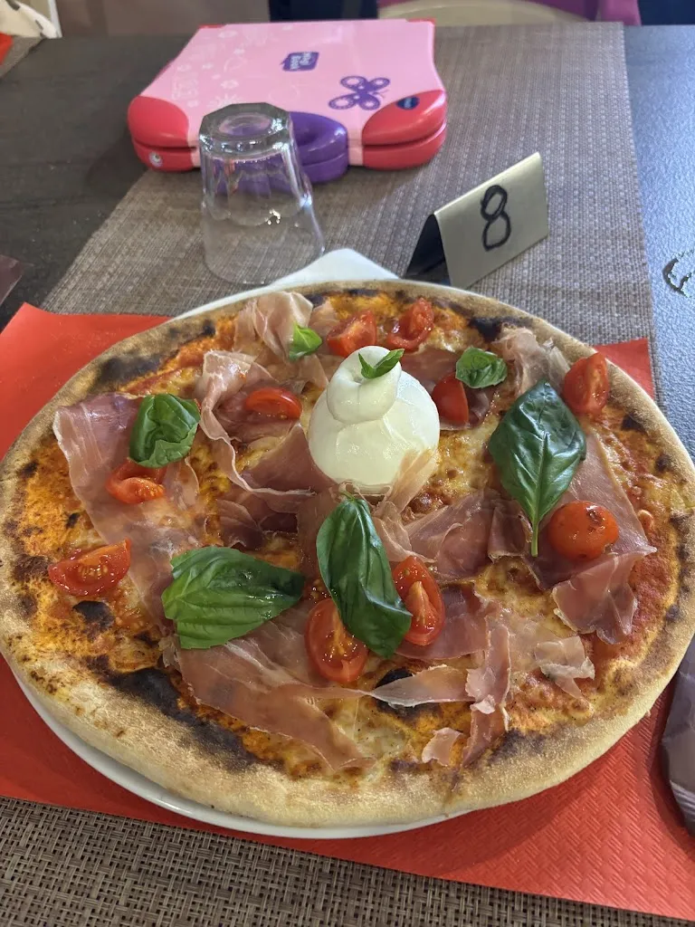 matthieu bohn_L'angolo della pizza_Anzano del Parco_review