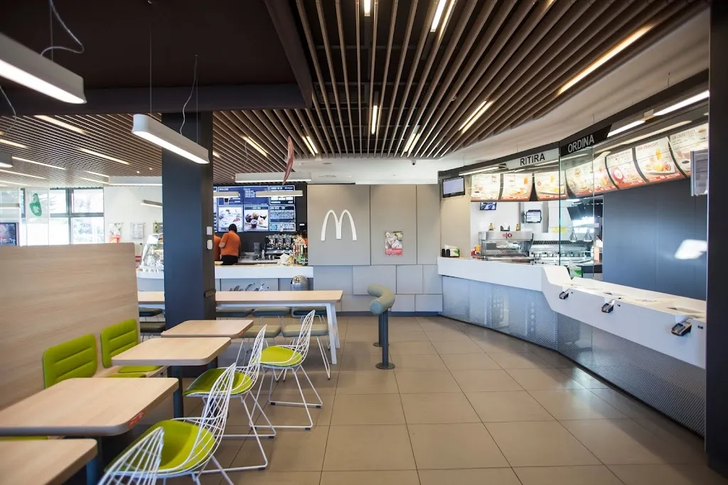 McDonald's restaurant in Appiano Gentile