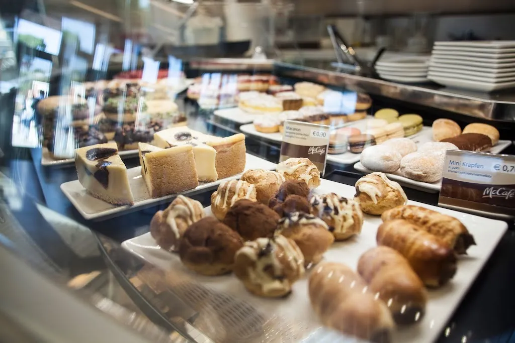 McDonald's_Appiano Gentile_slider_image_3