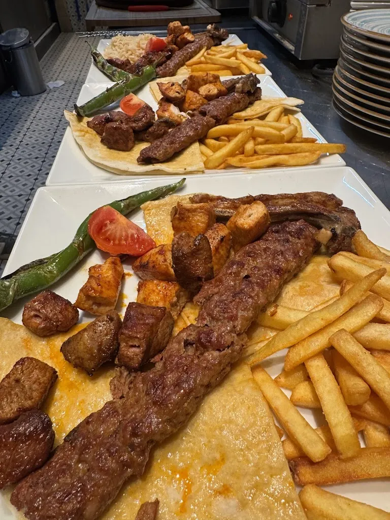 TK kebap Pizza Grill_Appiano Gentile_slider_image_3